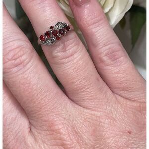 Kay Sterling Silver Garnet Ring Intricate Design Red Gemstones Band size 6